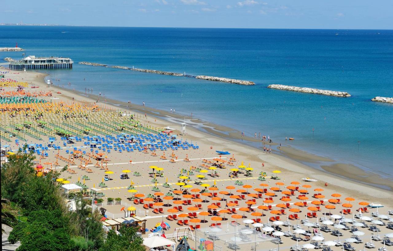 Hotel Venus Gabicce Mare Exterior photo
